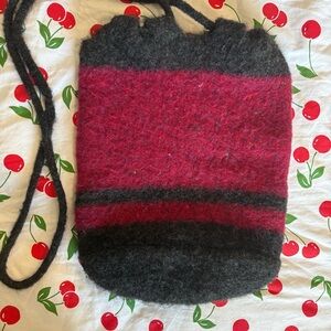 VINTAGE RETRO Red and Black Wool Bucket Shoulder Bag